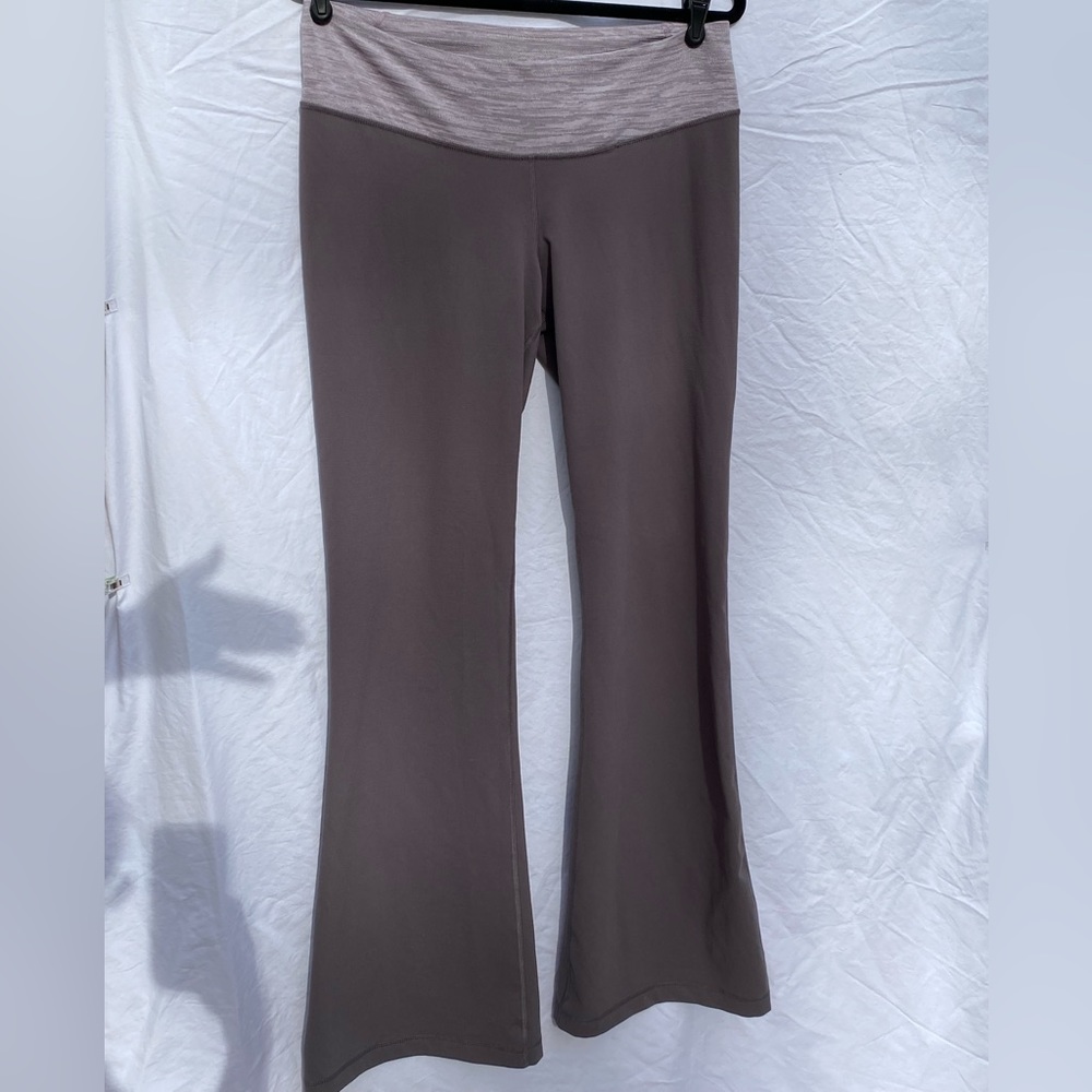 Columbia medium, flare-leg pants, medium grey with slight pink tint to waist and